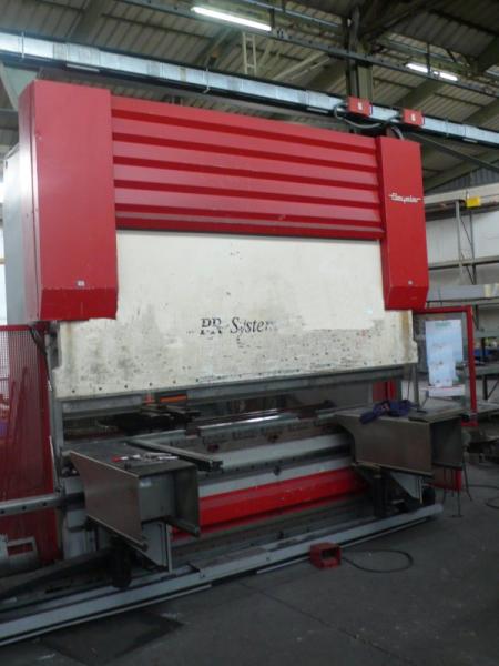Pressa piegatrice oleod. Beyeler 3100 usata in vendita