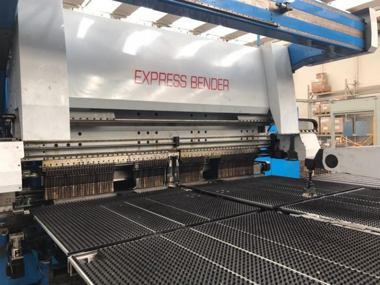 Finn-Power EB5/2250.200 pannellatrice usata, esempio1