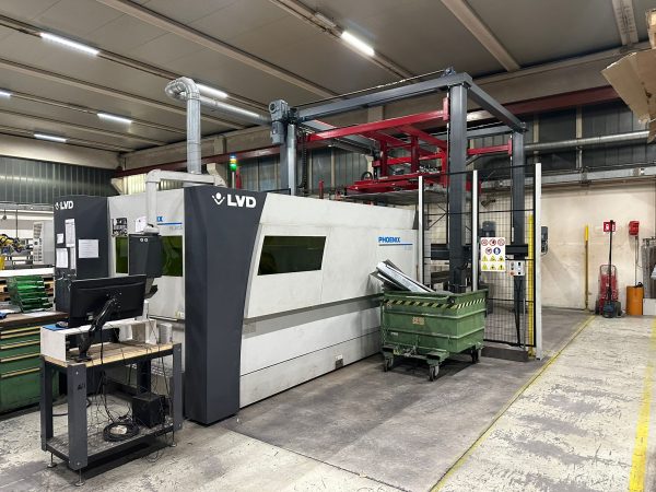 Laser cutting LVD Phoenix FL-3015 6000W