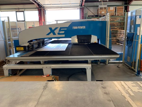 Punching machine Finn-Power X5 year 2006