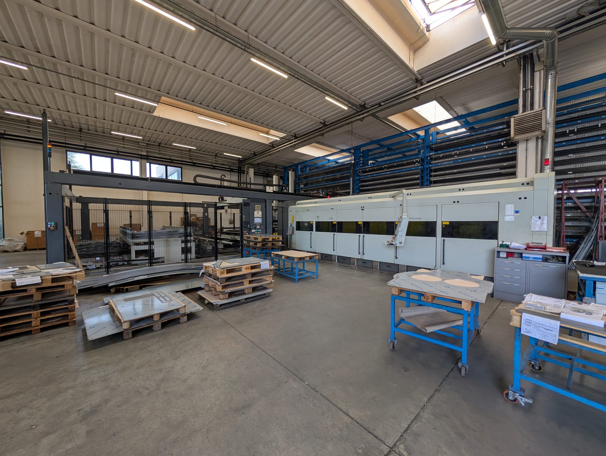 Laser cutting machine Adige BLM LS 5 Watt 5000, year 2016 with automatic loading unloading system As